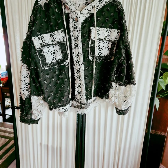 POL Black and White Crochet-Trim Hooded Jacket - Picture 8 of 9